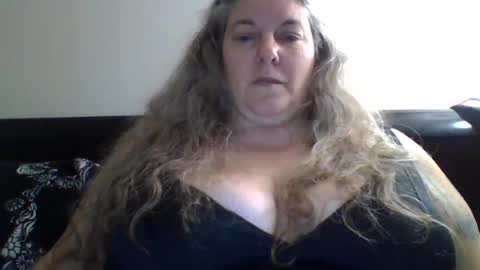 Snapshot of hippysnewhere chatting on 07.16.26 hippysnewhere online show from 07.16.26