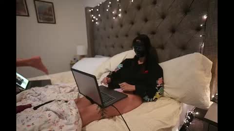 hishersof online show from 12.19.24