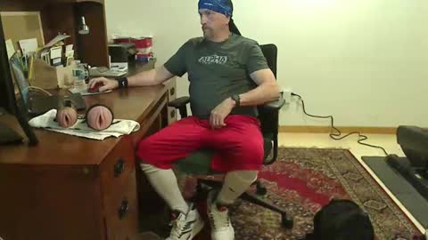 Snapshot of hockeybud chatting on 10.28.25 Rick online show from 10.28.25