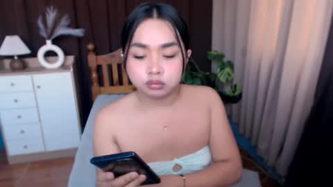 Snapshot of hoellygia chatting on 03.12.26 IM NEW HERE ITS ME GIA online show from 03.12.26