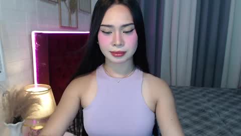 Snapshot of hoelymolly chatting on 04.16.26 hoelymolly online show from 04.16.26