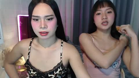 Snapshot of hoelymolly chatting on 04.18.26 hoelymolly online show from 04.18.26