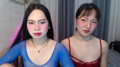 Snapshot of hoelymolly chatting on 06.27.26 hoelymolly online show from 06.27.26