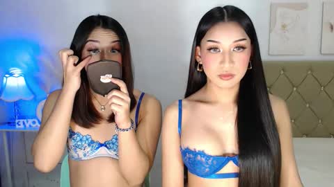 Snapshot of hoelymorri chatting on 12.01.25 Hoelymorri online show from 12.01.25