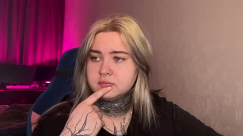 Snapshot of hoffmanite chatting on 04.06.26 hoffmanite online show from 04.06.26