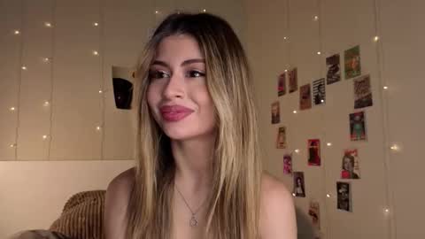 Moni Monica online show from 10.12.25