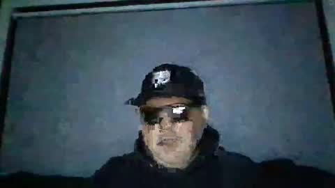 Snapshot of holden_minutz chatting on 05.20.26 holden_minutz online show from 05.20.26