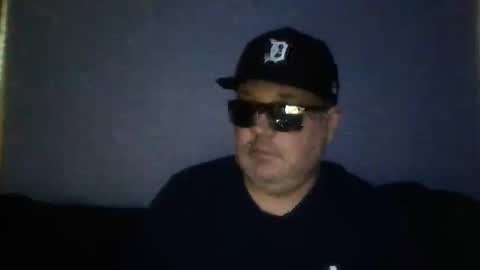 Snapshot of holden_minutz chatting on 05.29.26 holden_minutz online show from 05.29.26