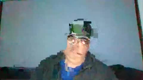 Snapshot of holden_minutz chatting on 06.10.26 holden_minutz online show from 06.10.26