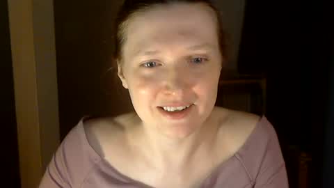 Snapshot of holistic_woman chatting on 06.26.26 holistic_woman online show from 06.26.26