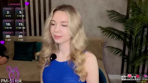 Snapshot of holl1would chatting on 05.04.26 My social media links subscribe to support me online show from 05.04.26
