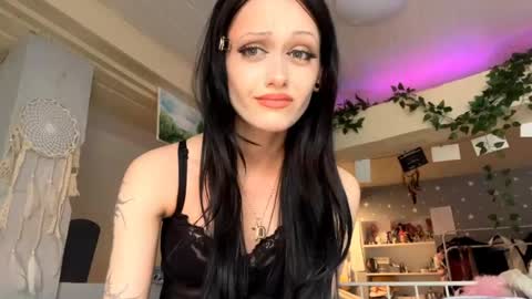 Snapshot of holliedavine chatting on 05.31.26 Ava online show from 05.31.26
