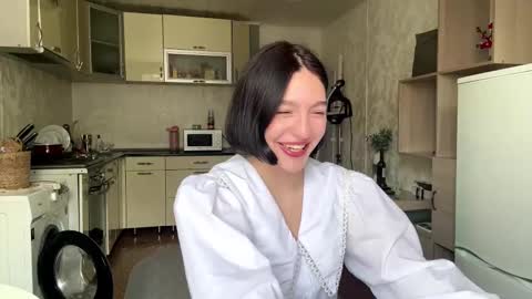 Snapshot of hollisguerrette chatting on 02.28.26 Sofia online show from 02.28.26