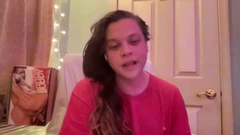 Snapshot of holly23hopefull chatting on 12.17.24 Hollys Drive threw Side Of CB. online show from 12.17.24