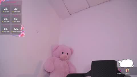 holly_16 online show from 01.15.25