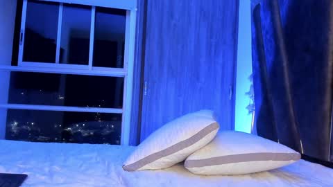 Snapshot of holly_29_m chatting on 01.16.25 Mara online show from 01.16.25