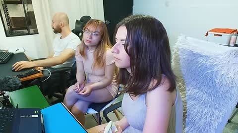 Holly and Honey online show from 12.17.24