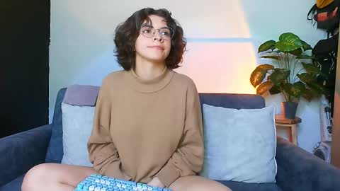 Holly and Honey online show from 10.14.25