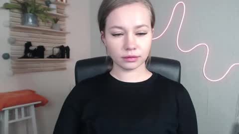 Holly online show from 12.05.24