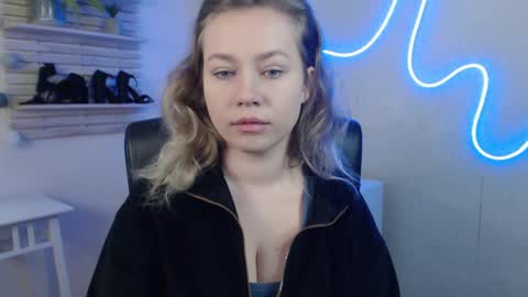 Holly online show from 02.13.25