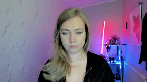 Holly online show from 11.18.25