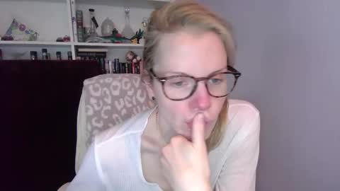 holly_bourbon online show from 03.03.26