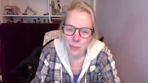 holly_bourbon online show from 03.12.26