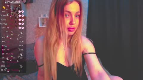 Snapshot of holly_molly8 chatting on 01.16.25 holly_molly8 online show from 01.16.25