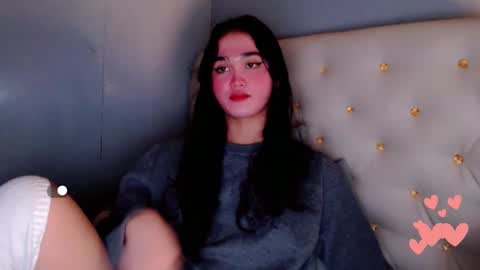 Snapshot of holly_sunshine69 chatting on 05.21.26 Apple online show from 05.21.26