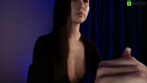 hollyextra online show from 01.14.26