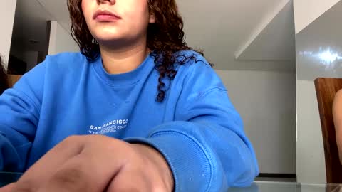 Snapshot of hollykoff chatting on 01.11.25 space online show from 01.11.25