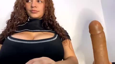 Snapshot of hollykoff chatting on 01.29.25 space online show from 01.29.25