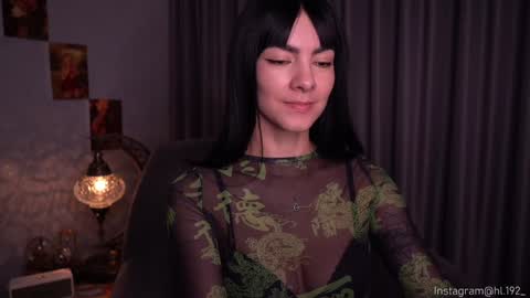 Holly Linder online show from 02.06.25