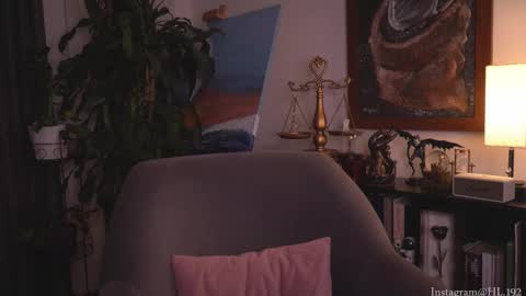 Holly Linder online show from 09.24.25