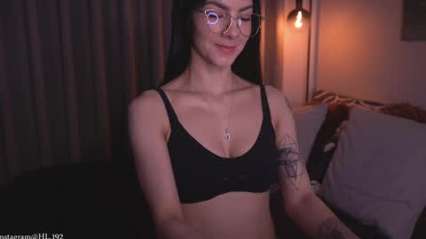 Holly Linder online show from 04.09.26