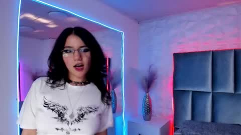 hollypeach_ online show from 01.12.26