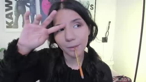 Snapshot of hollypeach_ chatting on 06.16.26 hollypeach_ online show from 06.16.26