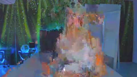 HollyTaillor online show from 10.18.25