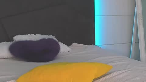 HollyTaillor online show from 11.07.25