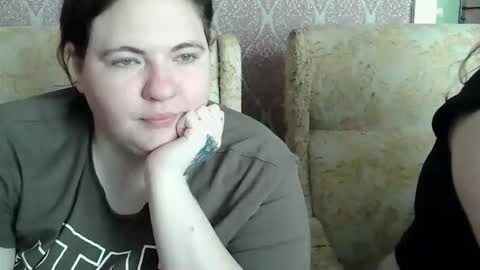Snapshot of hollyxeva chatting on 04.27.26 HollyXEva online show from 04.27.26