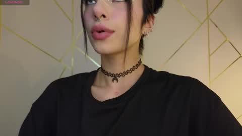 holly online show from 02.04.25