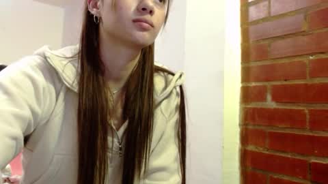 Juli online show from 03.23.26