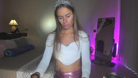 Snapshot of holy_khloe chatting on 05.02.26 Kira Purrr online show from 05.02.26