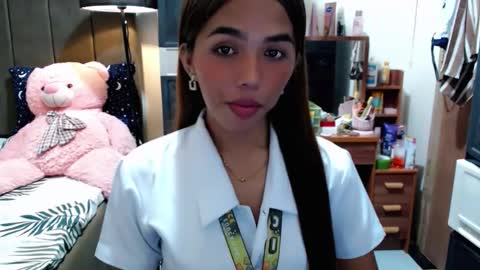 holy_molly1 online show from 11.17.25