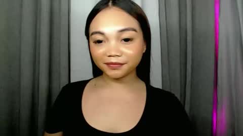 Snapshot of holy_shine chatting on 05.29.26 Bella online show from 05.29.26