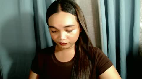 Snapshot of holy_shine chatting on 06.19.26 Bella online show from 06.19.26
