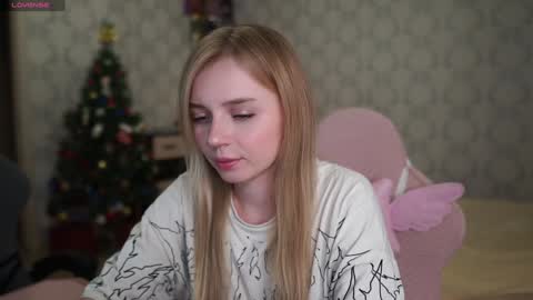 Snapshot of holydumplings chatting on 12.03.24 Taiga online show from 12.03.24