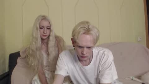 Snapshot of holymary666 chatting on 10.27.25 holymary666 online show from 10.27.25