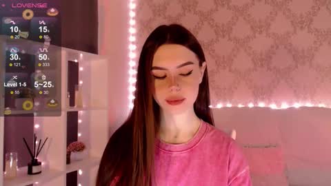 Mia online show from 09.28.25