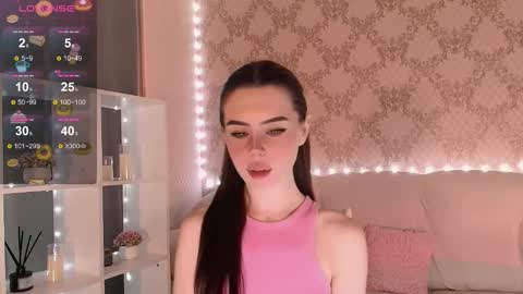 Mia online show from 11.14.25